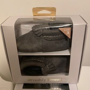 Freshly Picked Mini Sole City Mocc dark gray baby size US 3